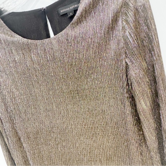 Banana republic gold metallic long sleeve top ❤️ - Picture 4 of 6